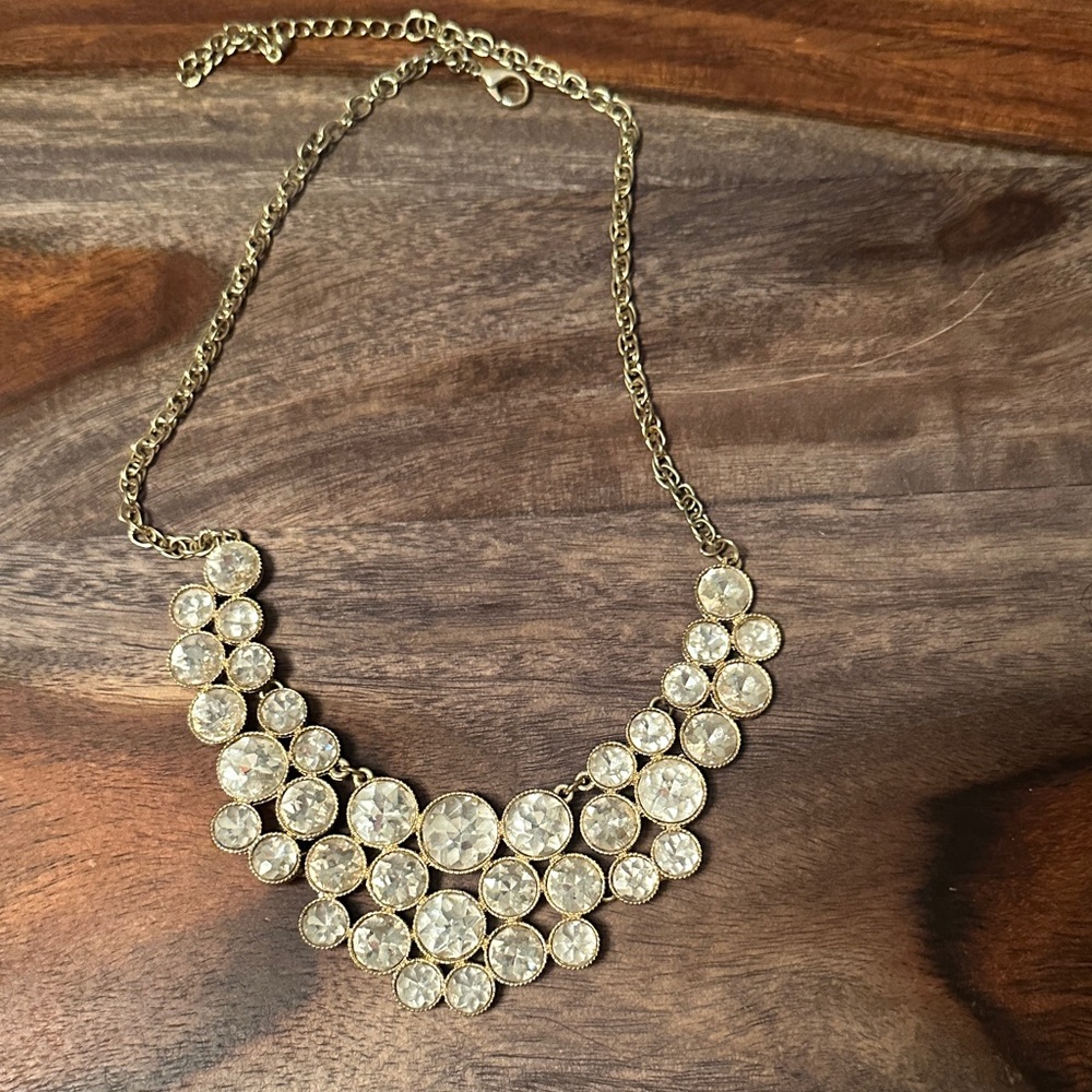 Elegant Gold Necklace with Crystal Accents
